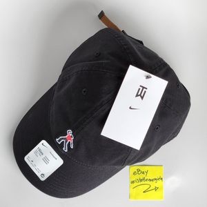 Nike Heritage86 Tiger Woods Golf Hat TW Fist Pump